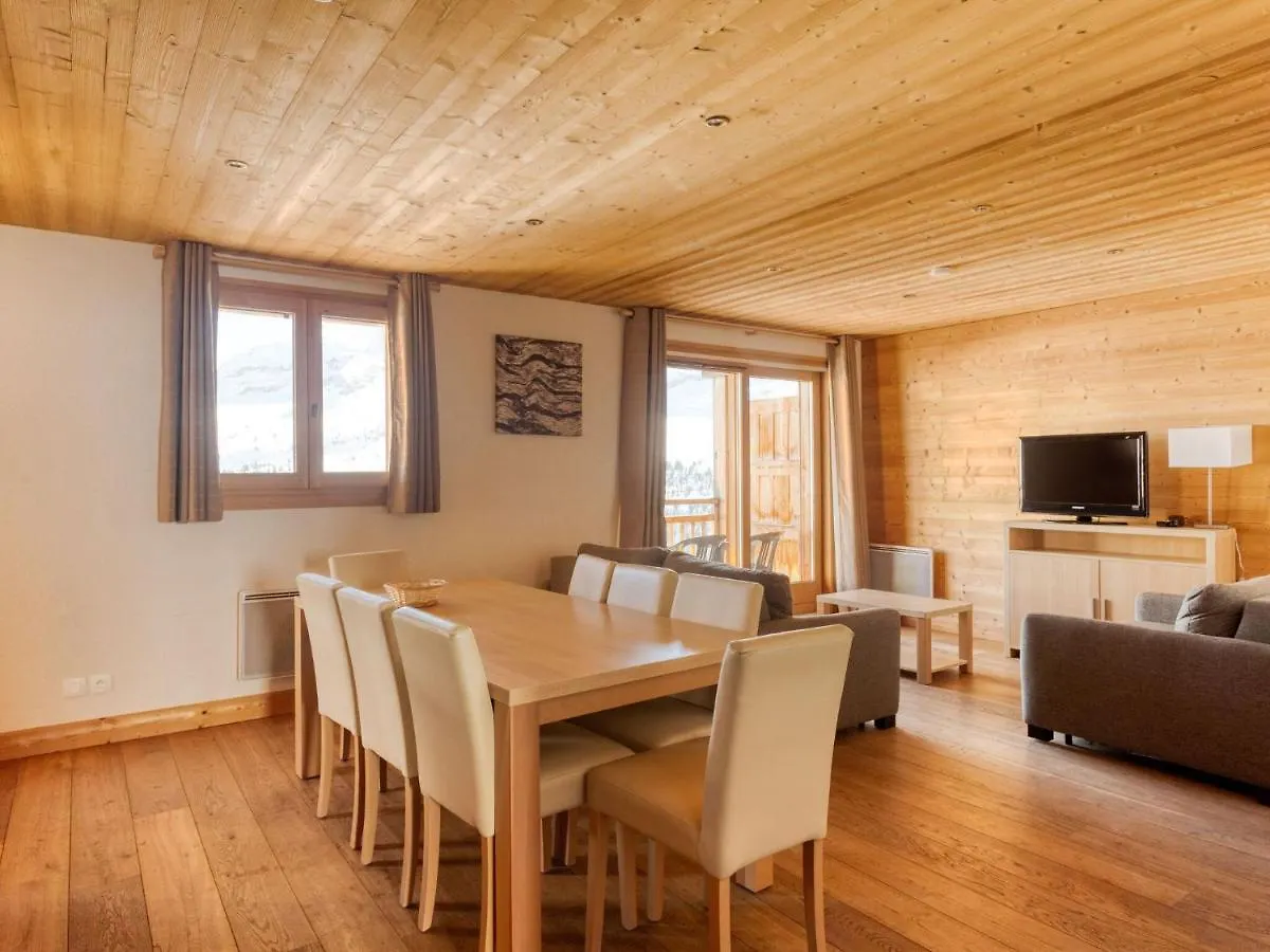 Authentic Apartment Located In The Le Grand Massif Ski Area Arâches